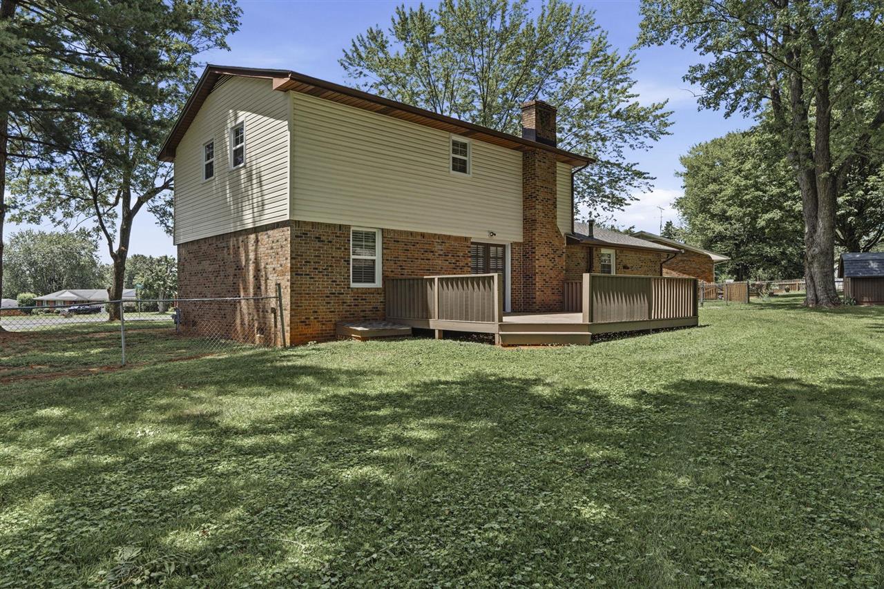 418 St Albans Drive