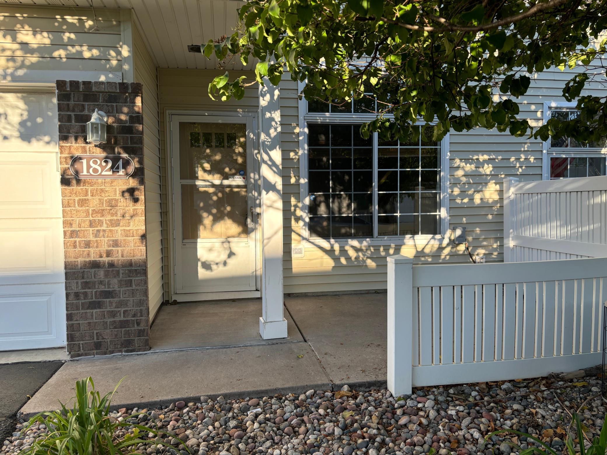1824 Mockingbird Avenue