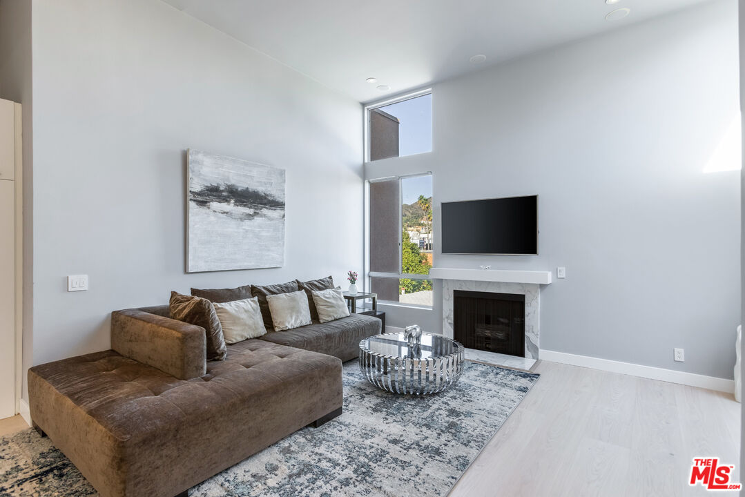 1425 N Detroit St Unit: 402