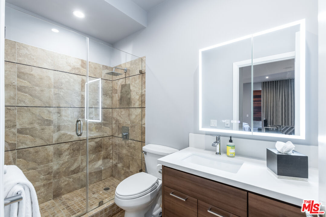 1425 N Detroit St Unit: 402