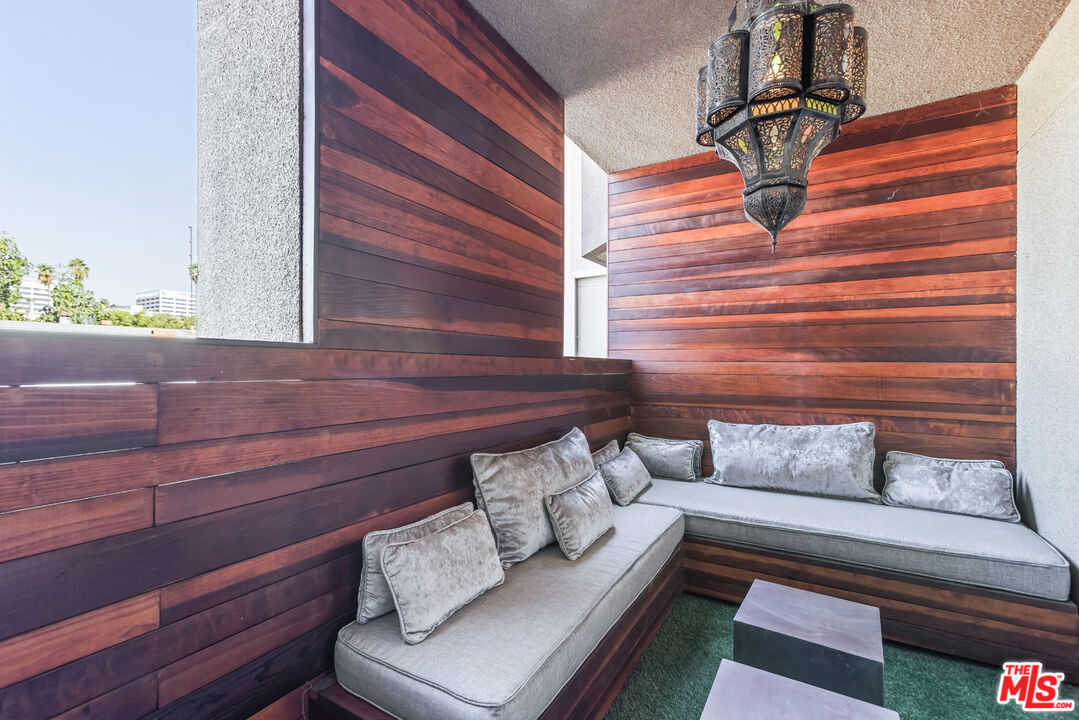 1425 N Detroit St Unit: 402