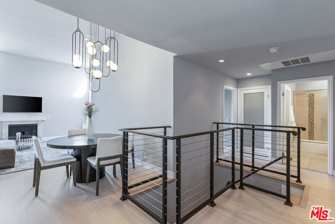 1425 N Detroit St Unit: 402