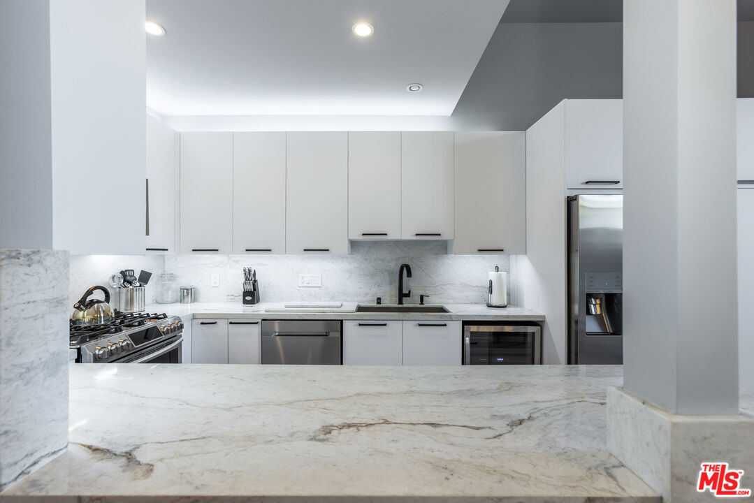 1425 N Detroit St Unit: 402