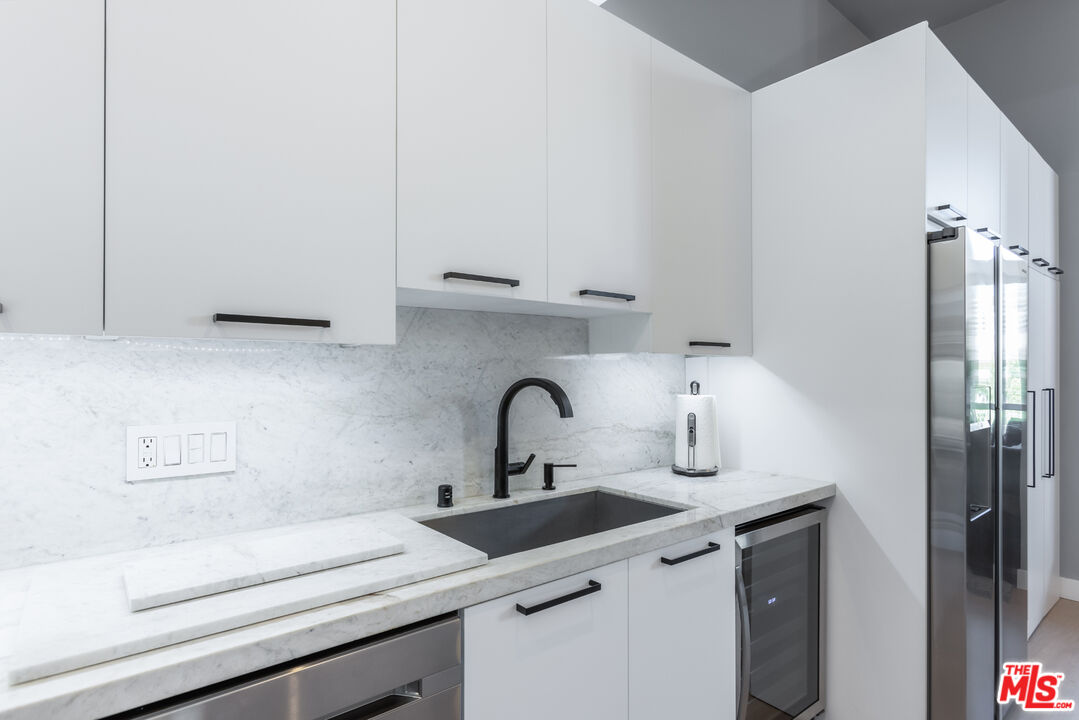 1425 N Detroit St Unit: 402