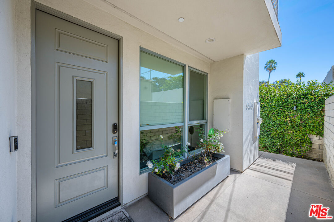 6066 W Studio Ct