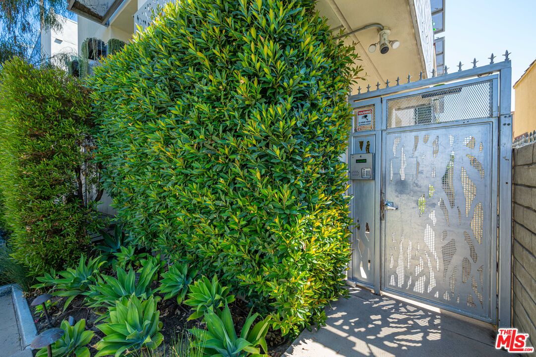 6066 W Studio Ct