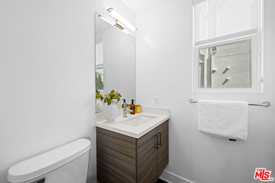 6066 W Studio Ct