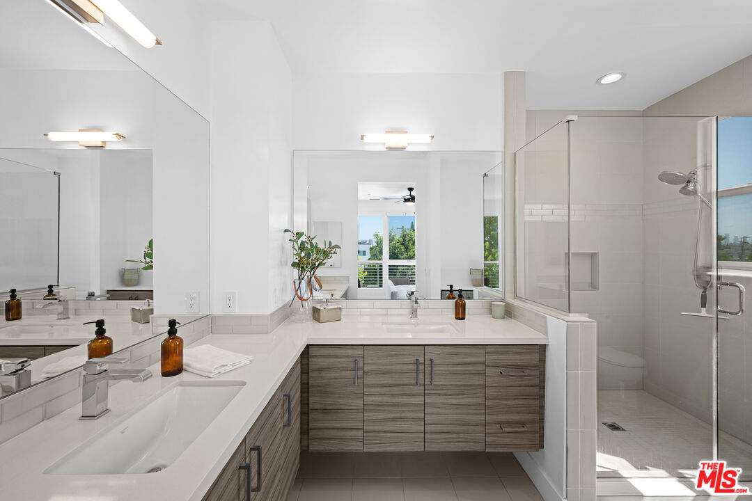 6066 W Studio Ct