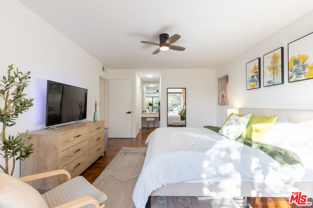 300 S Reno St Unit: 202