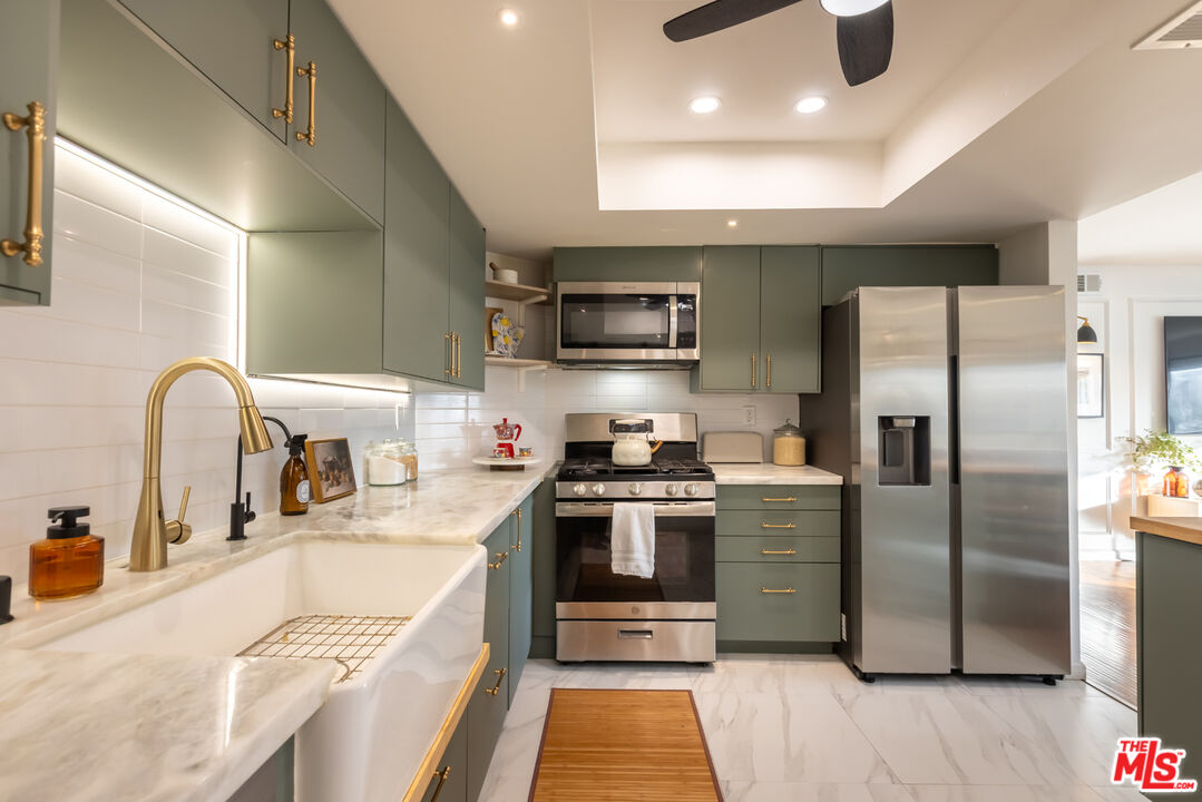 300 S Reno St Unit: 202