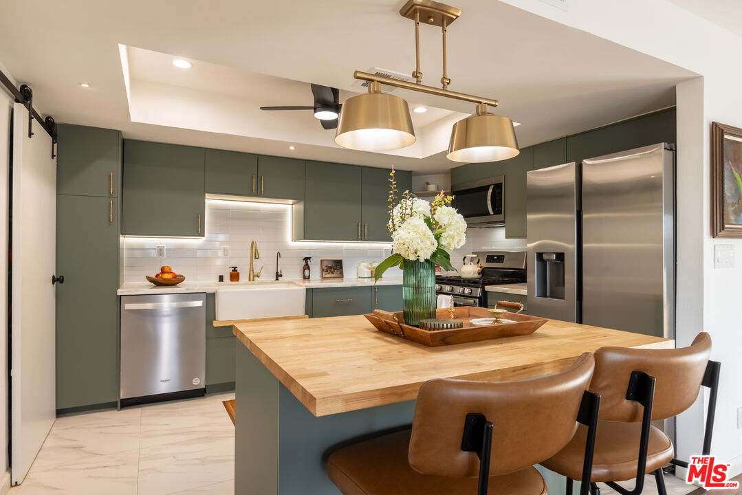 300 S Reno St Unit: 202