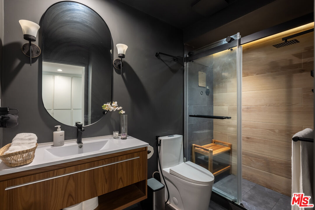300 S Reno St Unit: 202