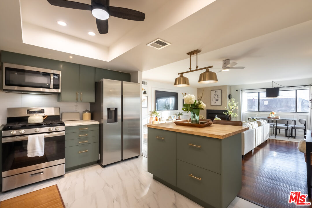300 S Reno St Unit: 202