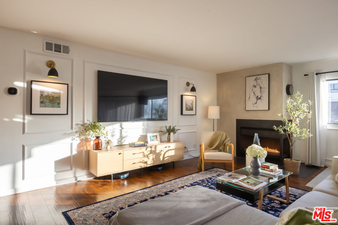 300 S Reno St Unit: 202