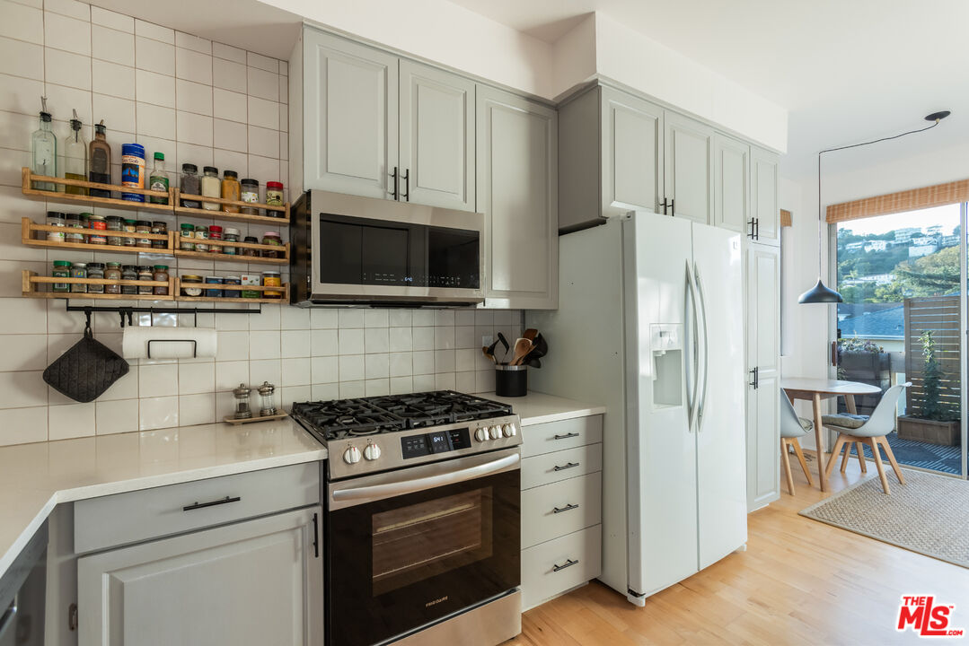 3315 Griffith Park Blvd Unit: 309