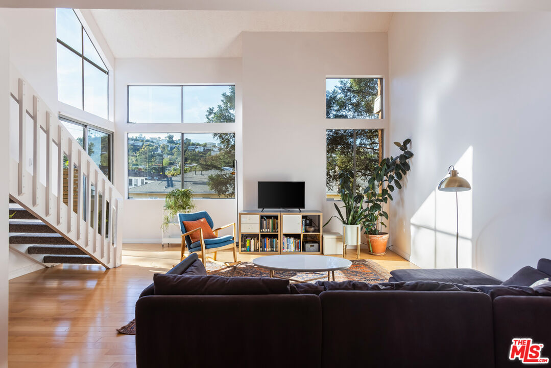3315 Griffith Park Blvd Unit: 309