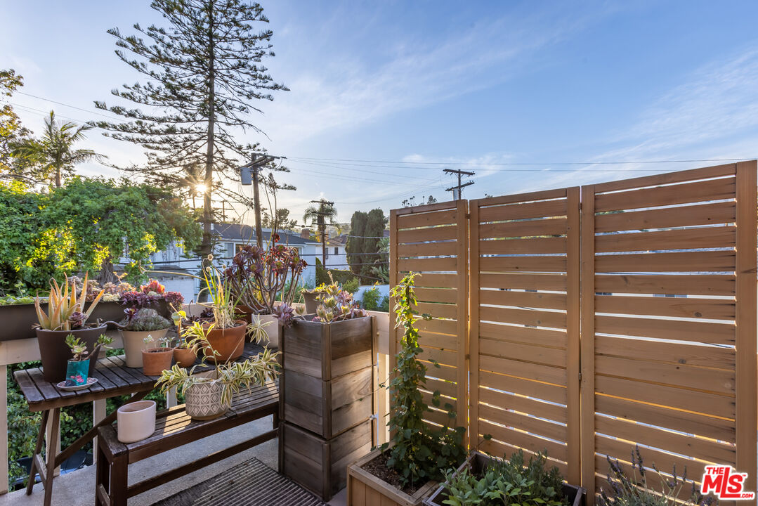 3315 Griffith Park Blvd Unit: 309