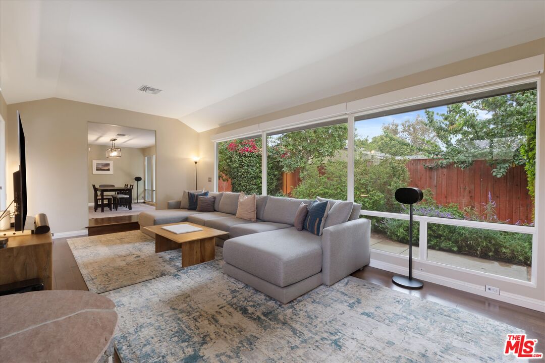 317 S Orchard Dr