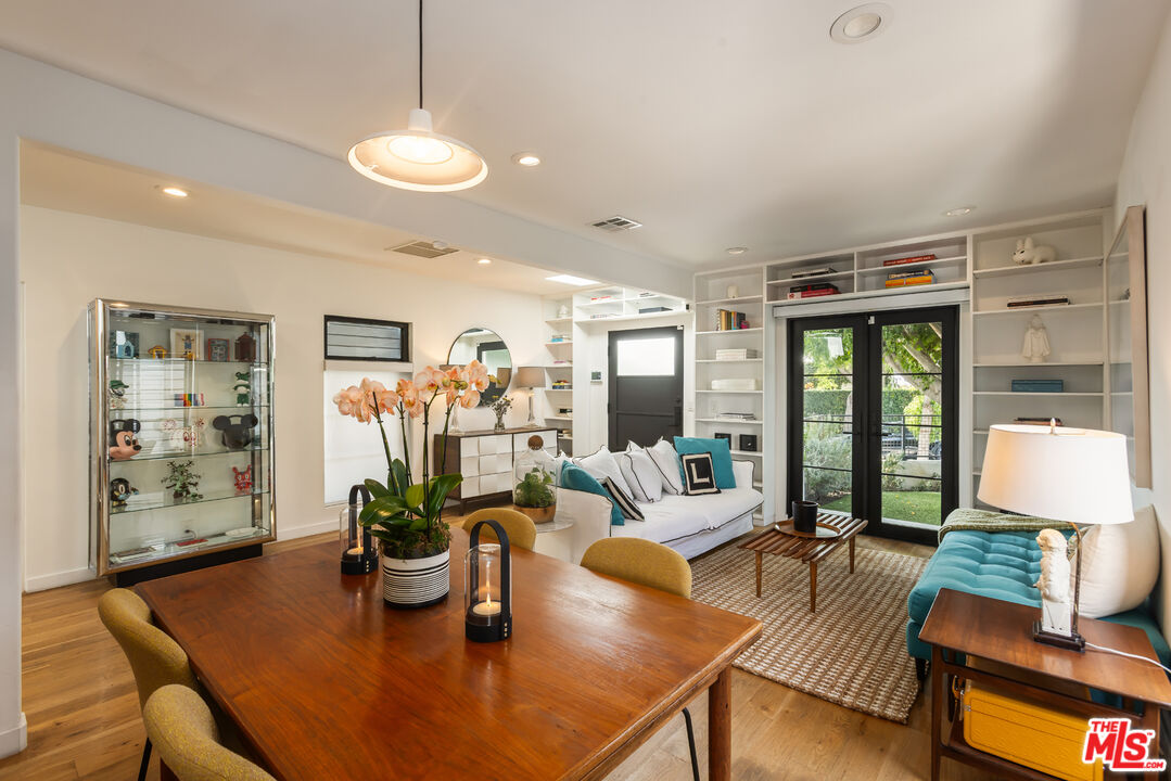 8985 Lloyd Pl