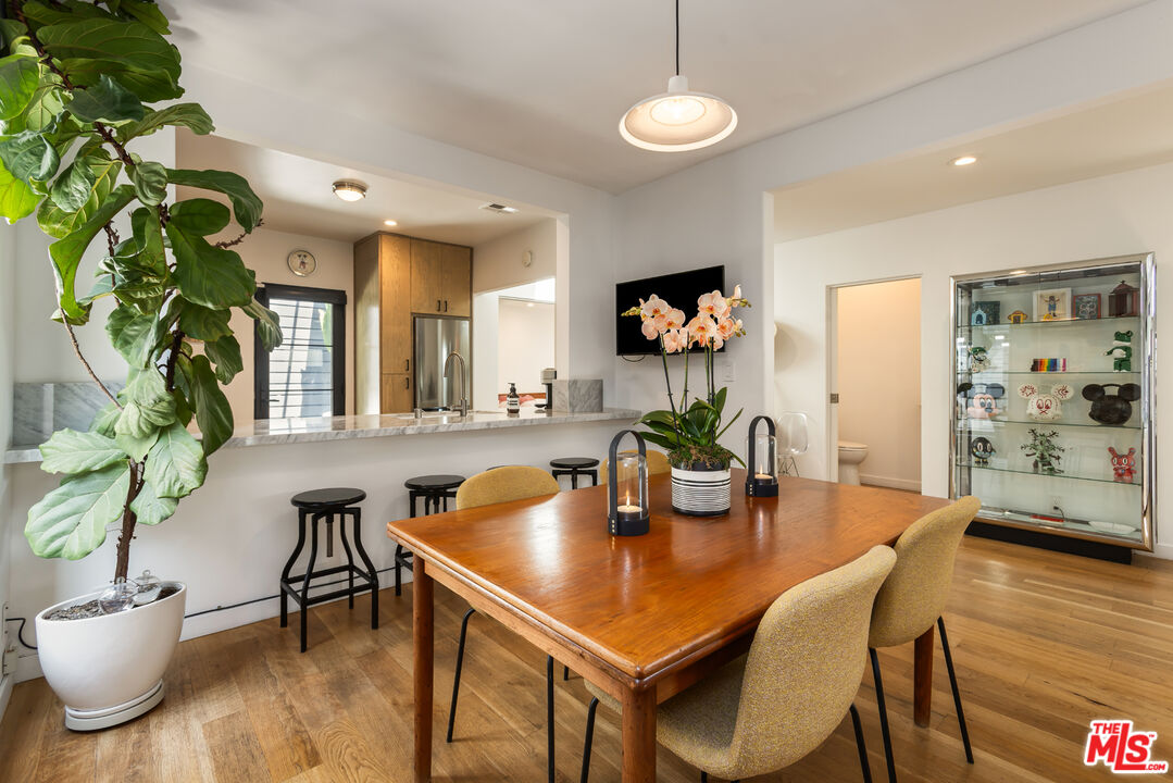 8985 Lloyd Pl