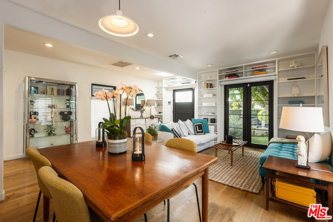 8985 Lloyd Pl