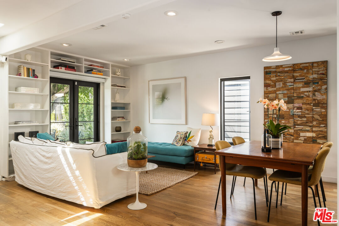 8985 Lloyd Pl