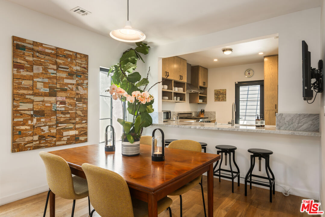 8985 Lloyd Pl