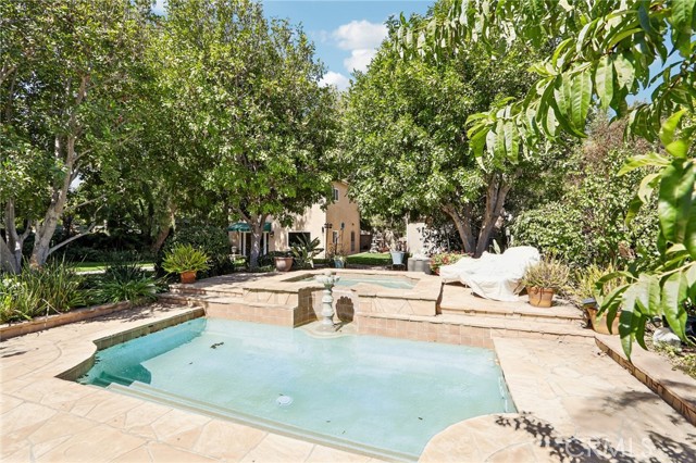 10925 Willowbrae