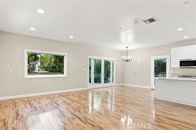 10925 Willowbrae