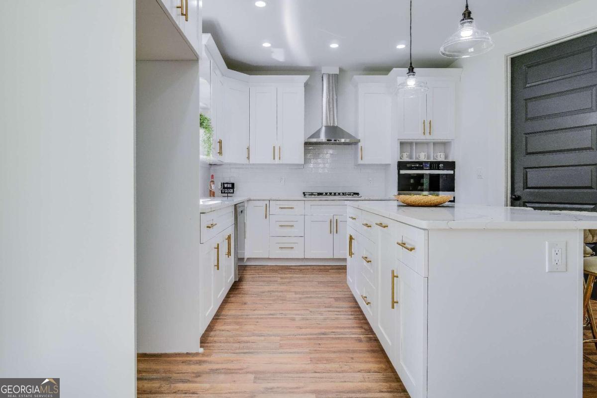 3277 Village Glen Drive