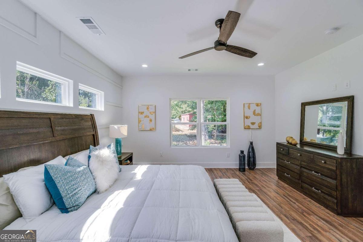 3277 Village Glen Drive
