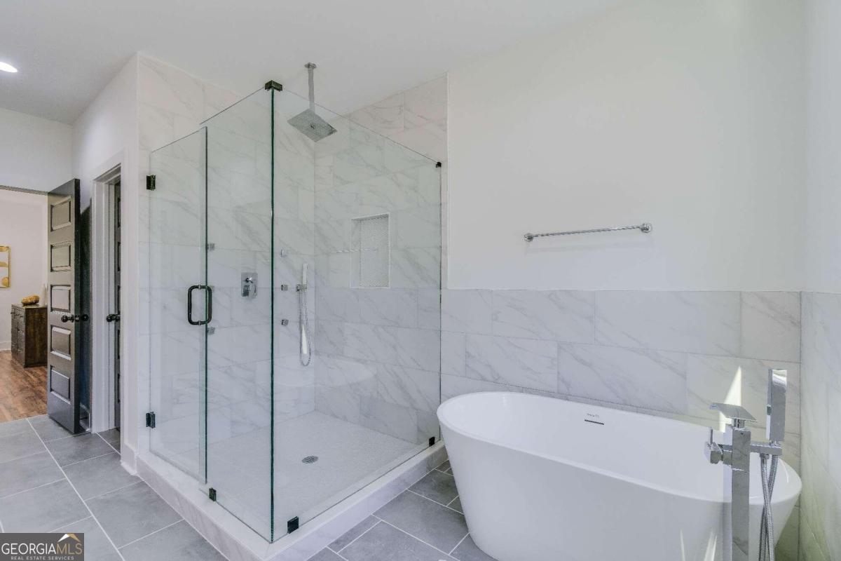 3277 Village Glen Drive