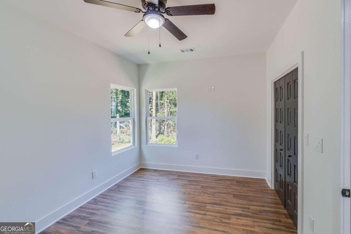 3277 Village Glen Drive