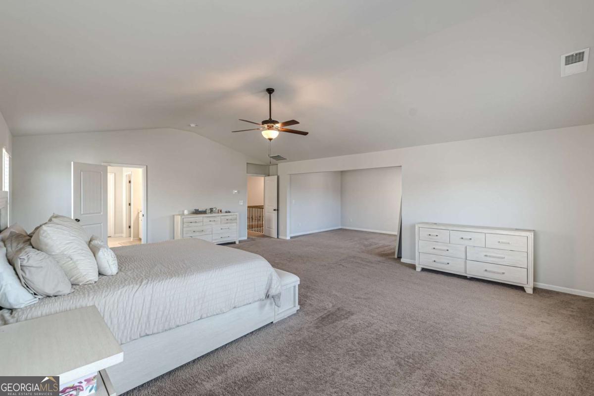 4876 Elm Leaf Drive SW