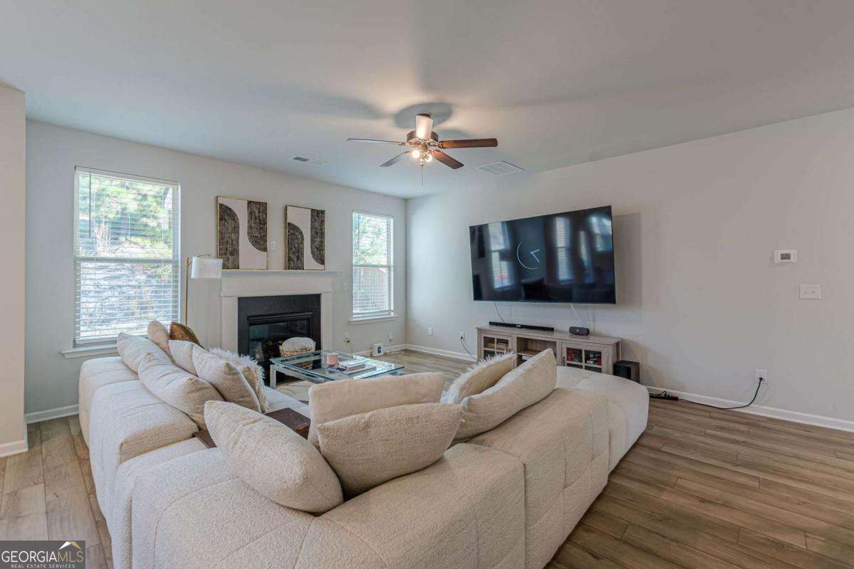 4876 Elm Leaf Drive SW