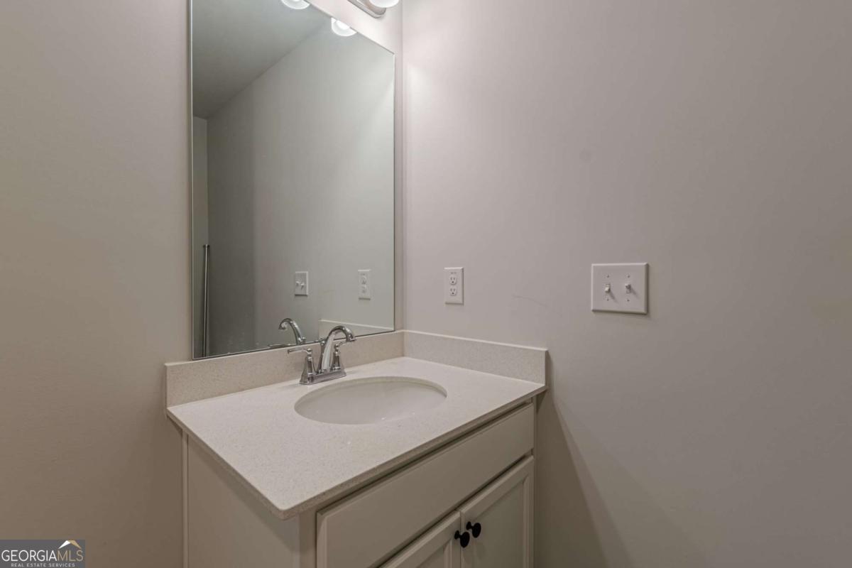 4876 Elm Leaf Drive SW