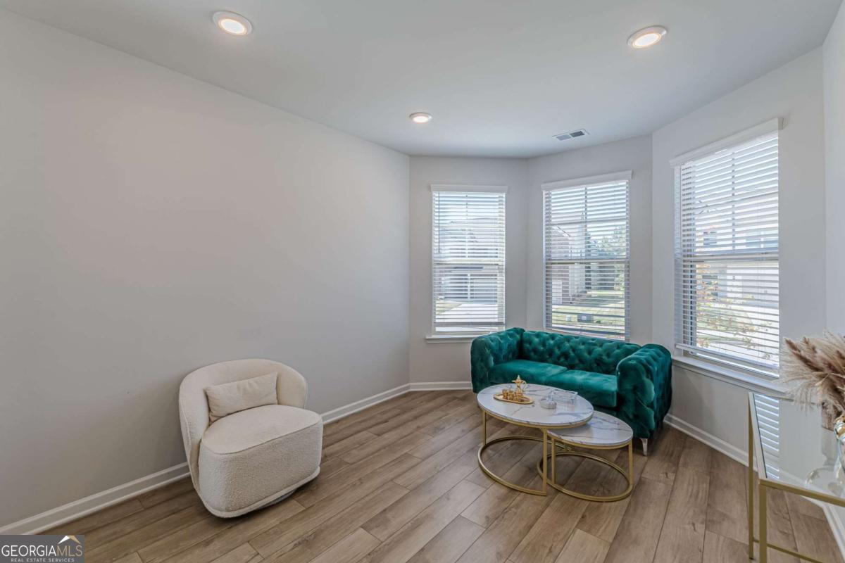 4876 Elm Leaf Drive SW