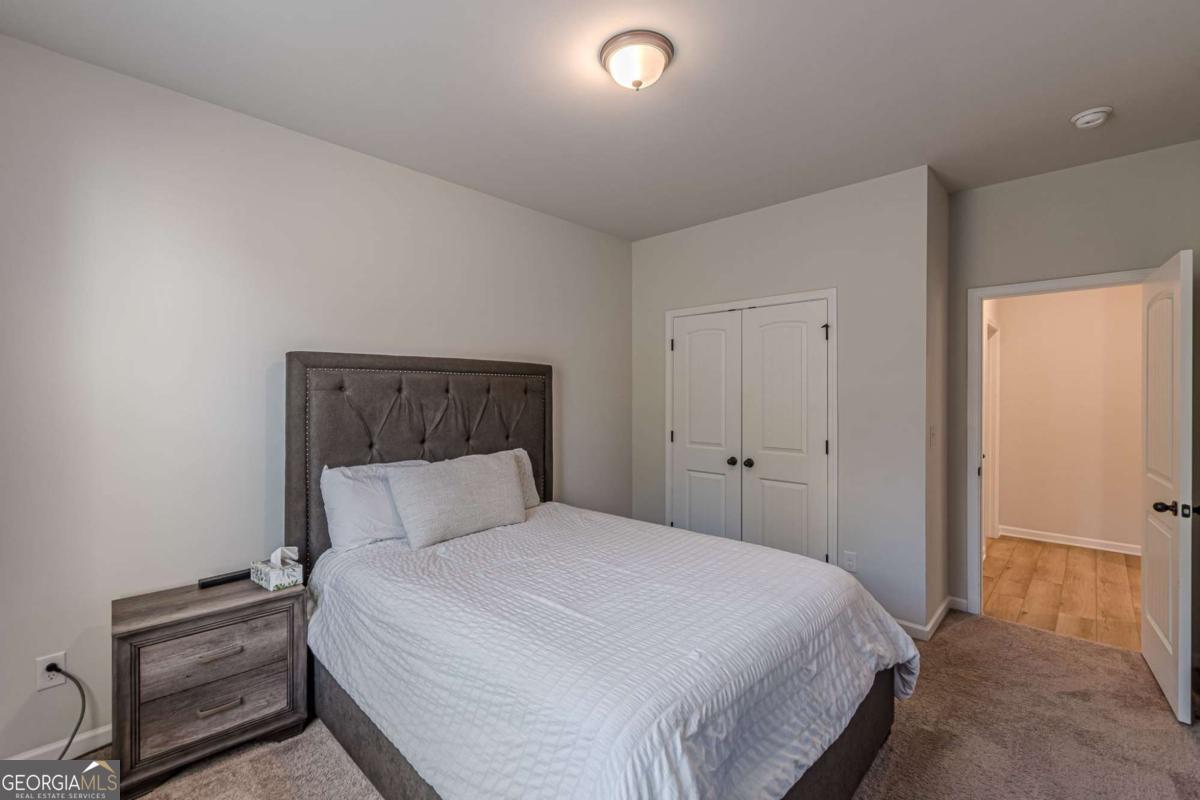 4876 Elm Leaf Drive SW