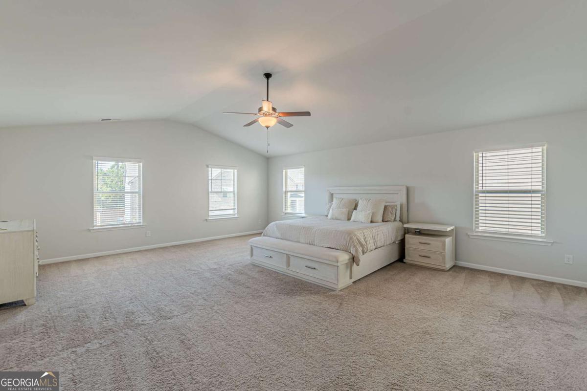 4876 Elm Leaf Drive SW