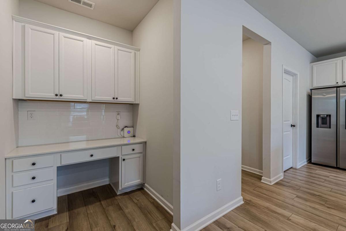 4876 Elm Leaf Drive SW