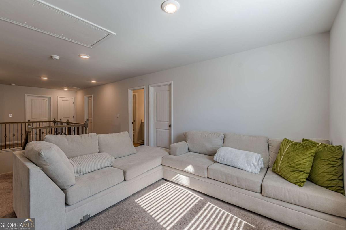 4876 Elm Leaf Drive SW