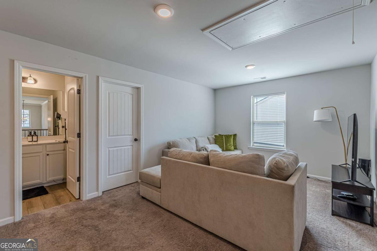 4876 Elm Leaf Drive SW