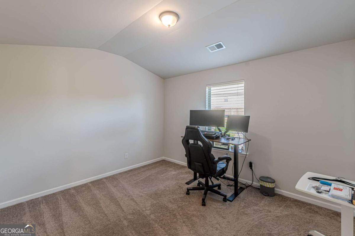 4876 Elm Leaf Drive SW