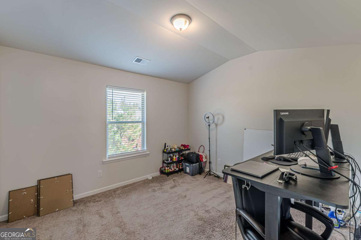 4876 Elm Leaf Drive SW