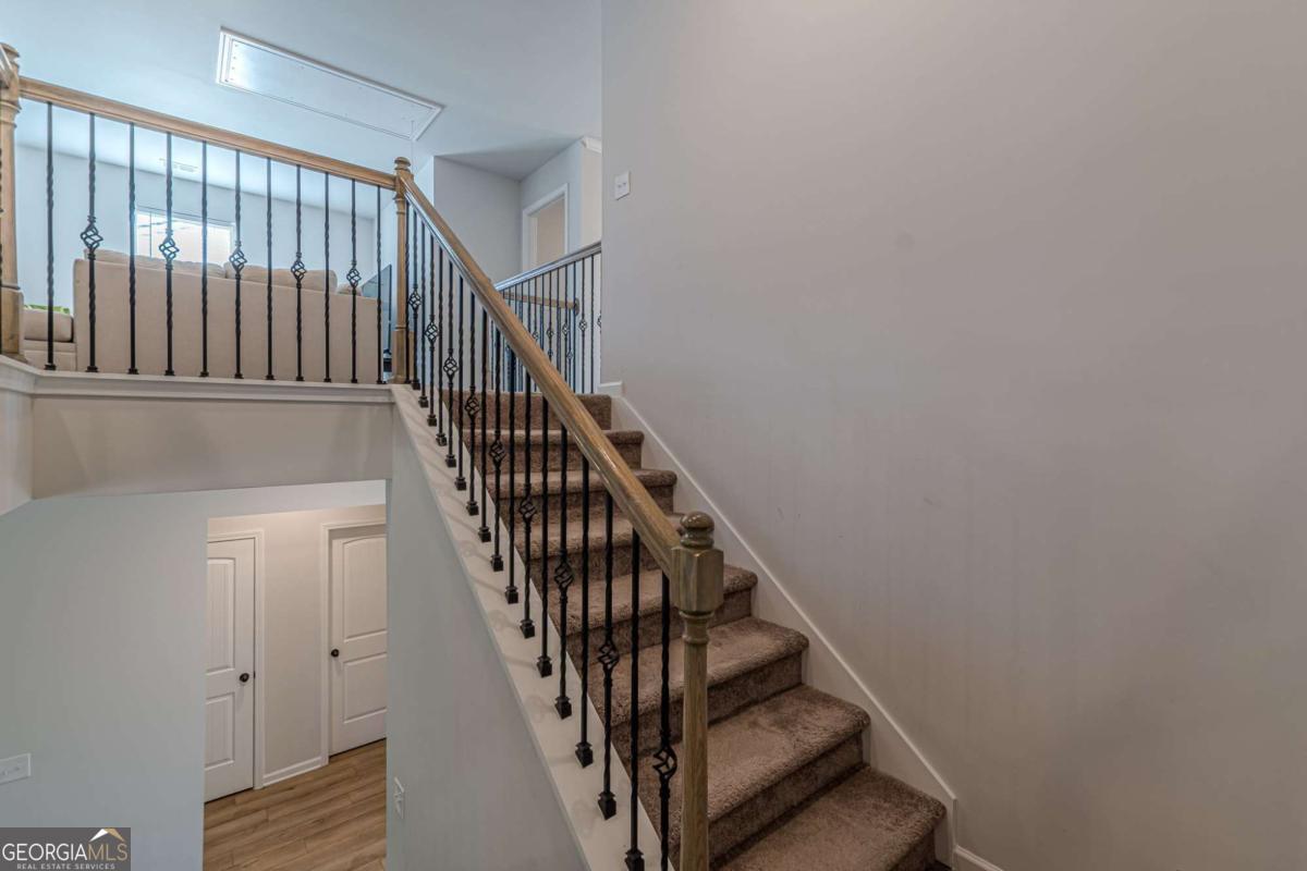 4876 Elm Leaf Drive SW