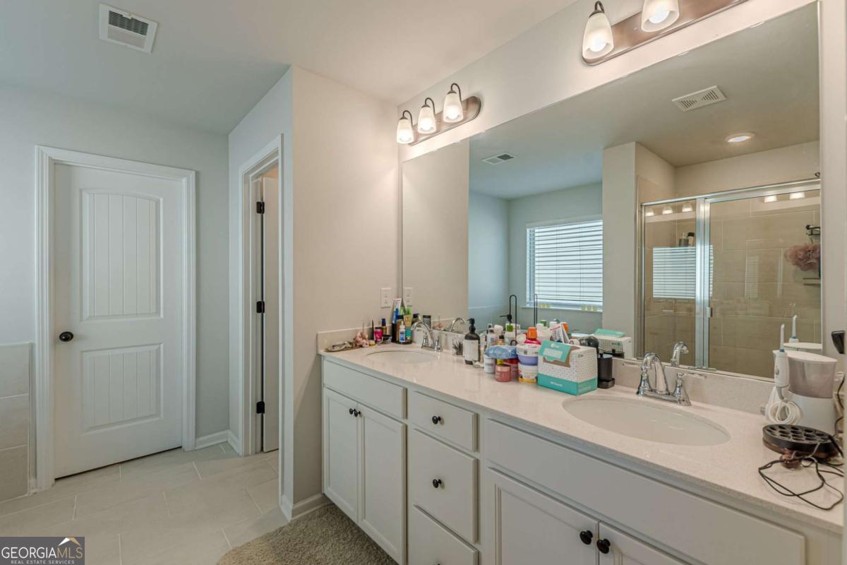 4876 Elm Leaf Drive SW