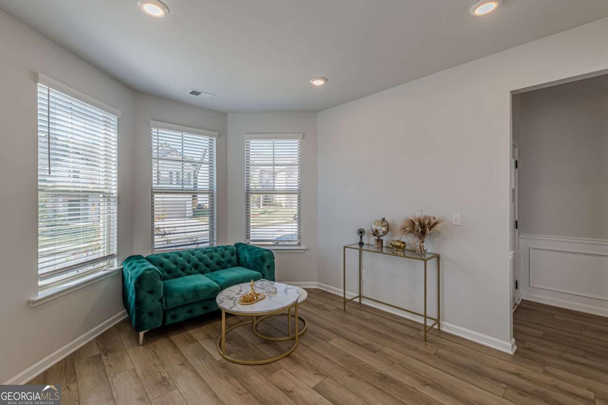 4876 Elm Leaf Drive SW