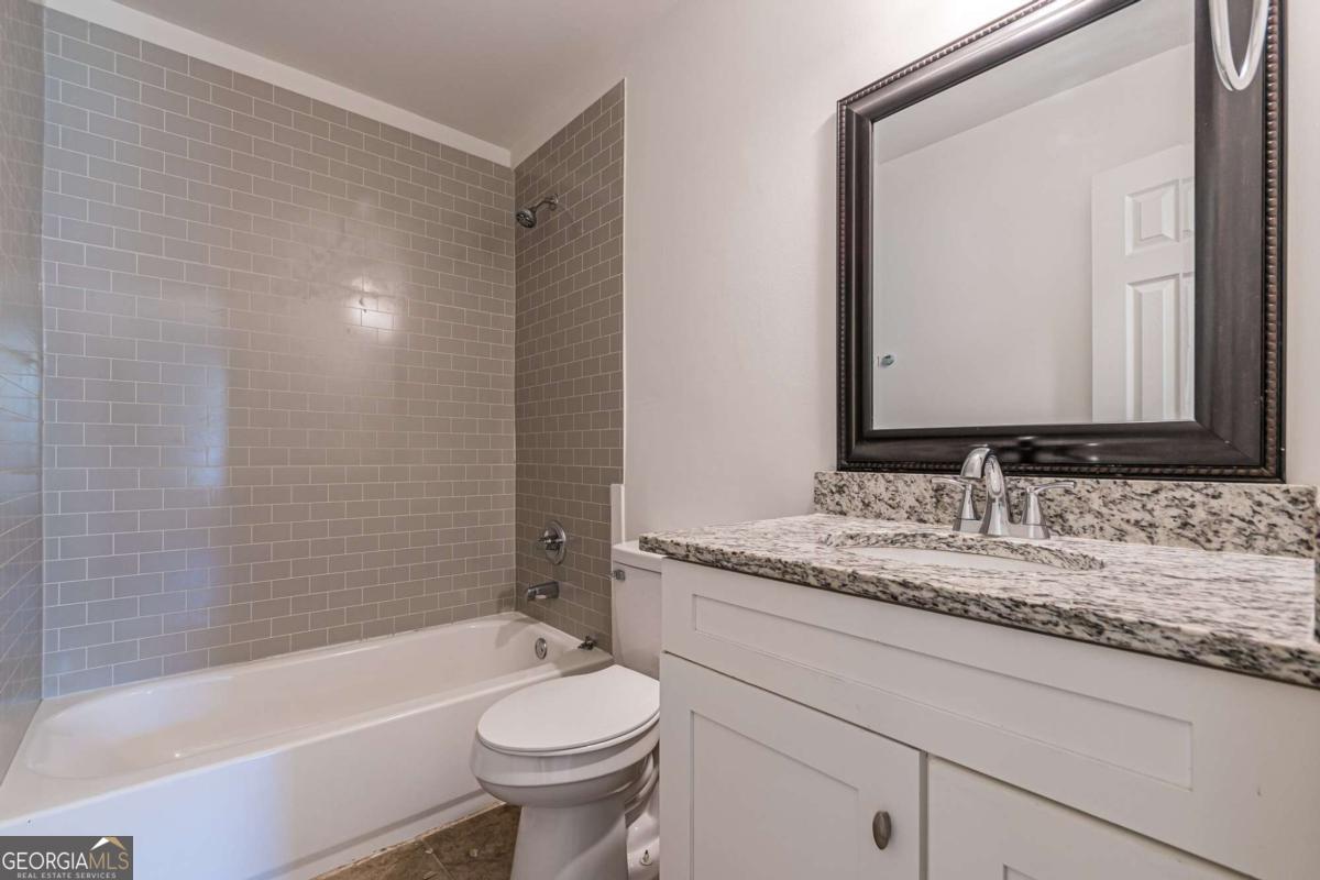 926 Live Oak Court