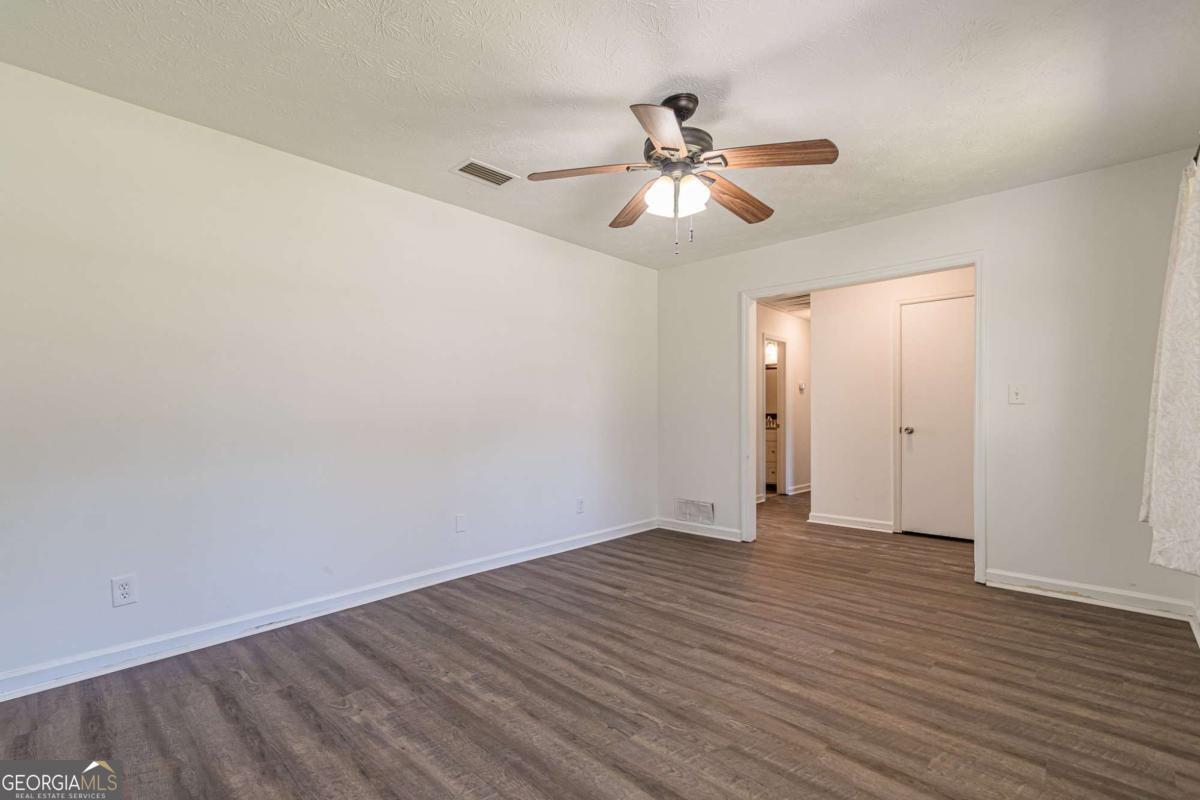 926 Live Oak Court