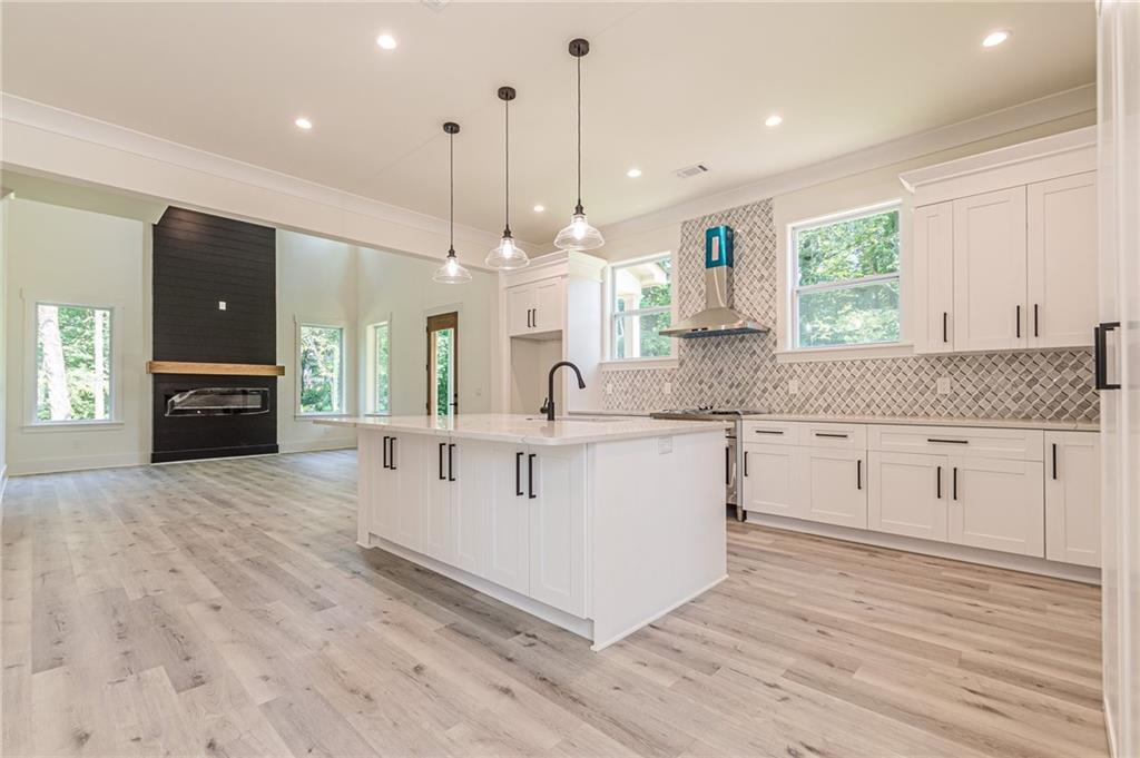 658 Rockbridge Rd NW